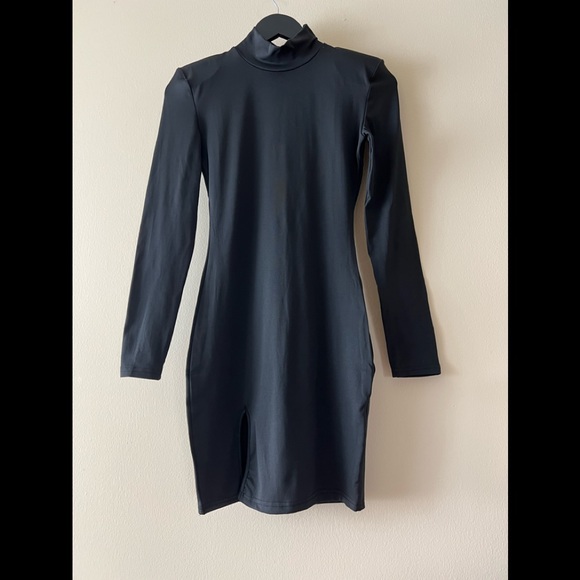 Fitted little black dress. New. - Picture 2 of 2